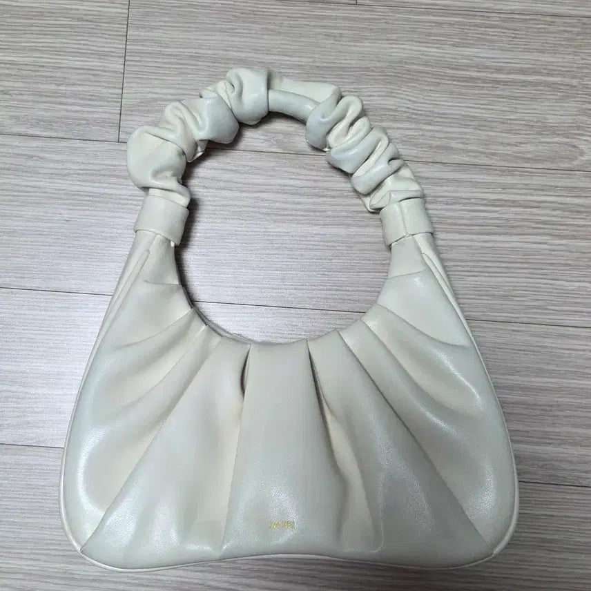 [BUNJANG] Jupei Gaby Bag (Ivory) / 쥬페이 가비백 (아이보리 사용감 있음)