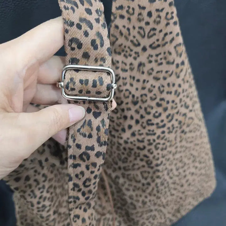 [BUNJANG] Leopard Pattern Hobo Shoulder Bag / 호보백 숄더백 레오파드 패턴 가방