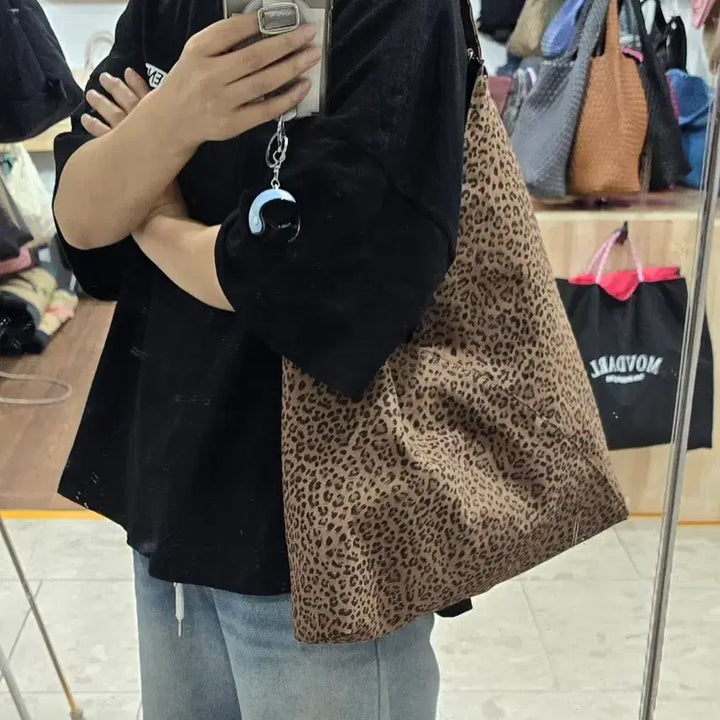 [BUNJANG] Leopard Pattern Hobo Shoulder Bag / 호보백 숄더백 레오파드 패턴 가방