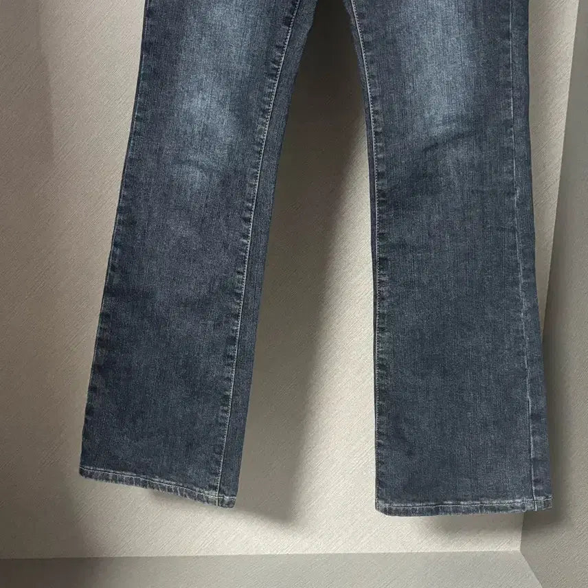 [BUNJANG] Two-Button Bootcut Jeans (Dark Blue) / 투버튼 부츠컷 바지(진청)