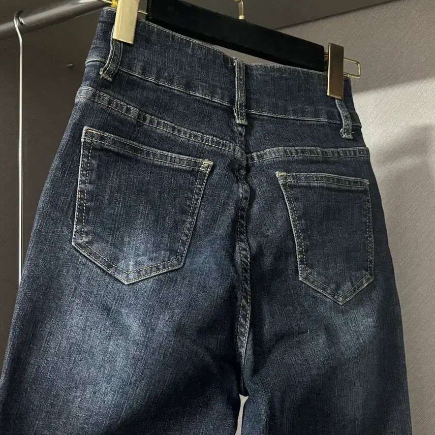 [BUNJANG] Two-Button Bootcut Jeans (Dark Blue) / 투버튼 부츠컷 바지(진청)