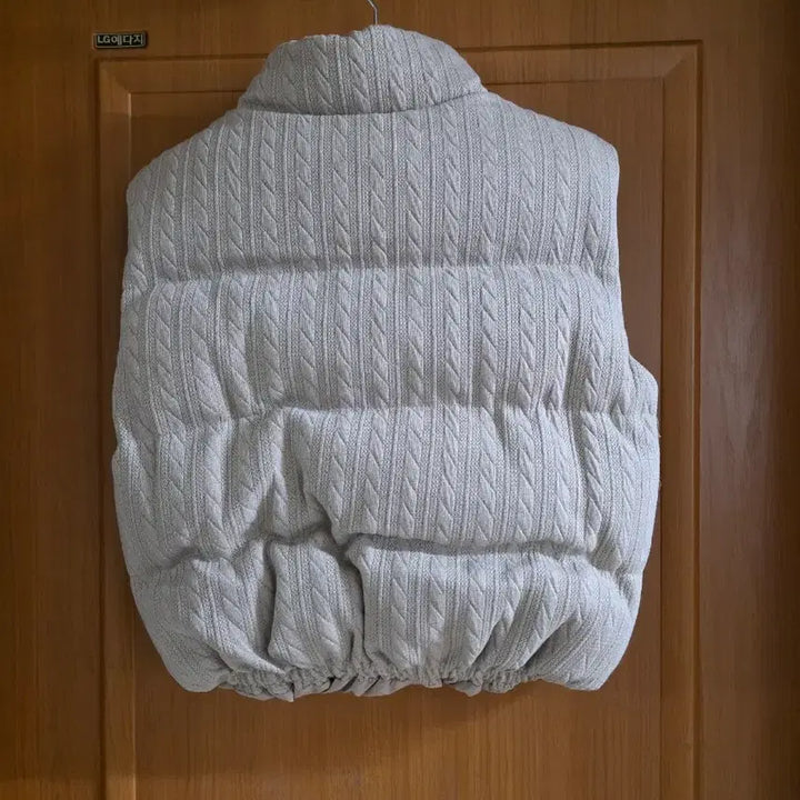 [BUNJANG] Wellon Herringbone Knit Beige Padded Vest / (새상품) 웰론 헤링본 니트 재질 베이지 패딩조끼(따뜻해요)