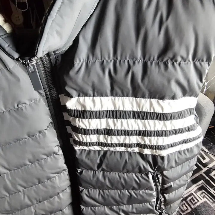[BUNJANG] Thom Browne 4-Bar Ski Vest (Medium Grey) / [25fw/3size] 톰브라운 사선 패딩 조끼 그래이
