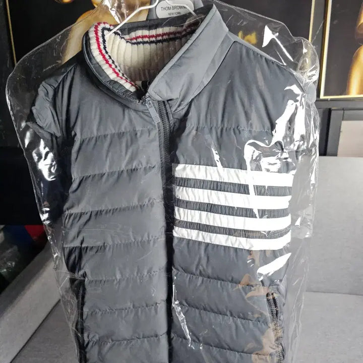 [BUNJANG] Thom Browne 4-Bar Ski Vest (Medium Grey) / [25fw/3size] 톰브라운 사선 패딩 조끼 그래이