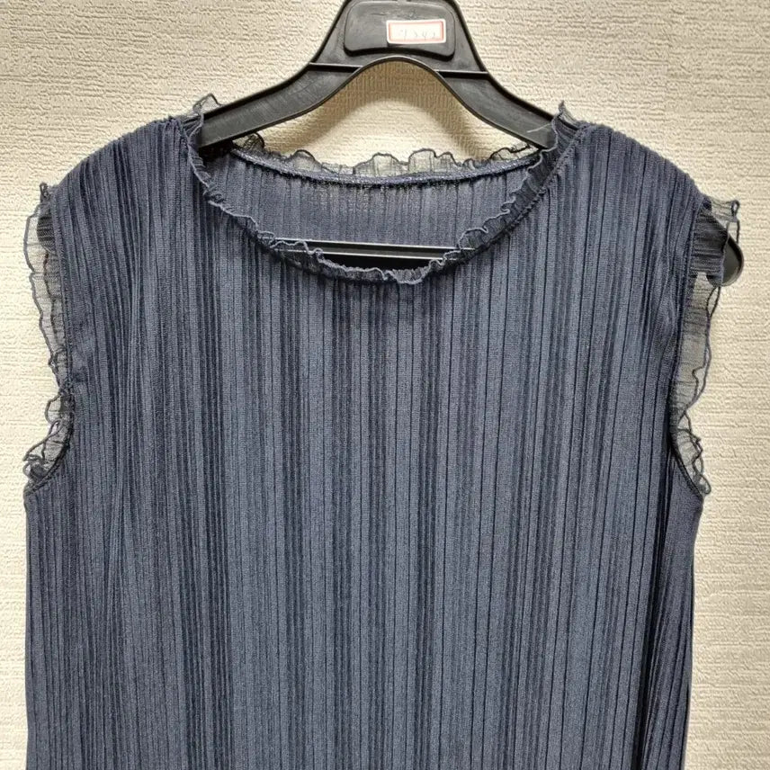 [BUNJANG] Pleated Sleeveless Blouse / 라242 플리츠 민소매 블라우스