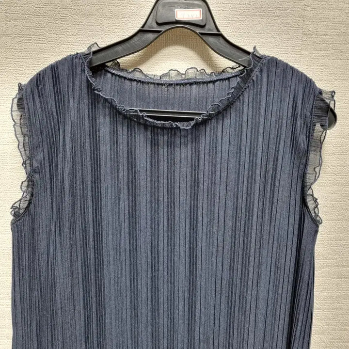 [BUNJANG] Pleated Sleeveless Blouse / 라242 플리츠 민소매 블라우스