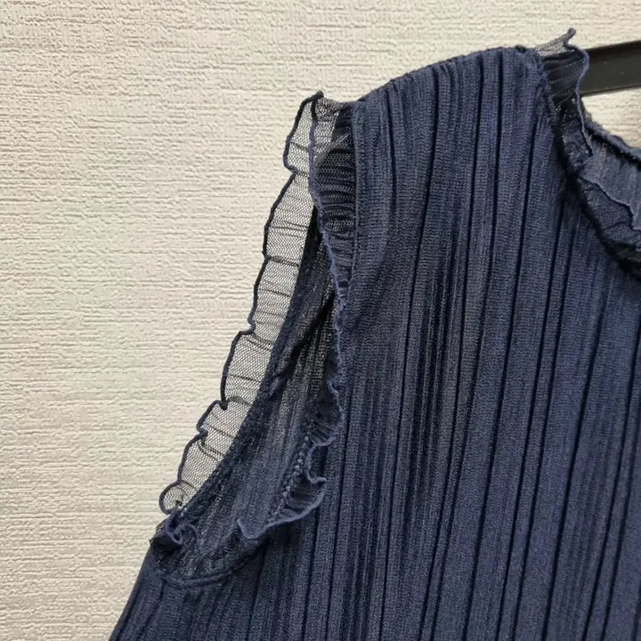 [BUNJANG] Pleated Sleeveless Blouse / 라242 플리츠 민소매 블라우스