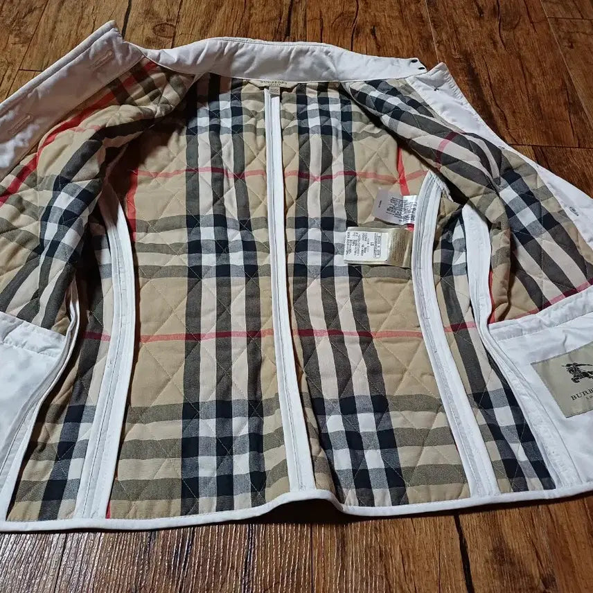 [BUNJANG] Burberry Diamond Quilted Spring Jacket / 여성버버리 다이아몬드 퀼팅스프링자켓