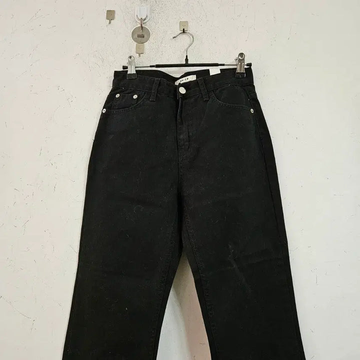 [SOLD OUT] 어썸나인 블랙 롤업 데님 팬츠