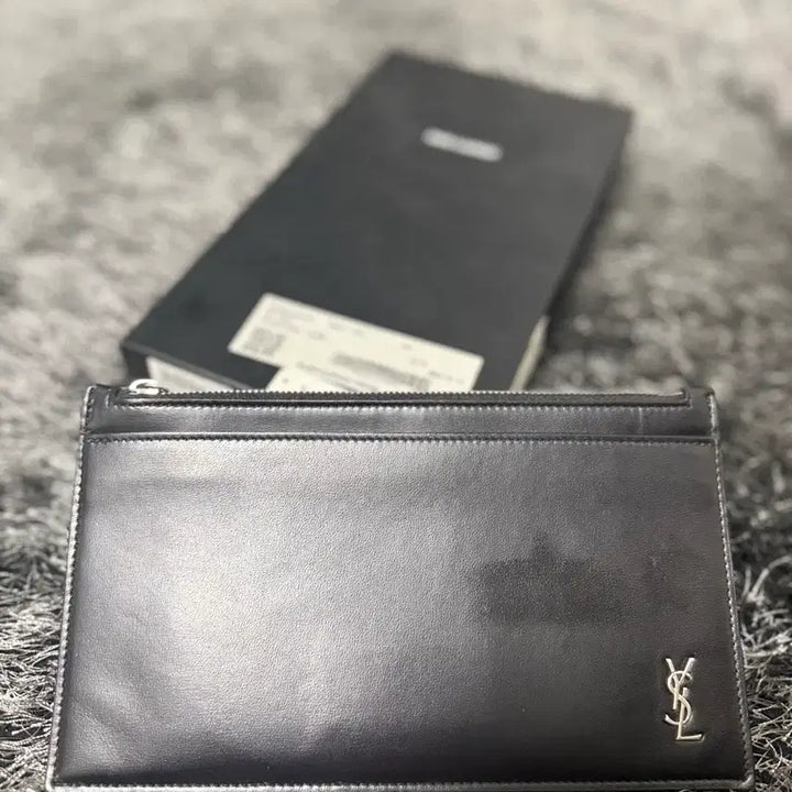 [BUNJANG] Yves Saint Laurent Bill Pouch / 입생로랑 빌파우치 프리사이즈
