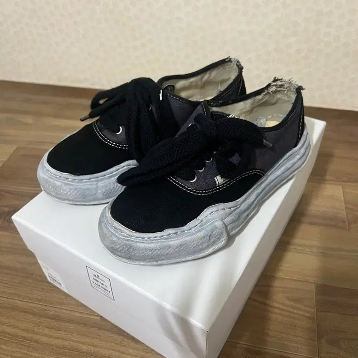 [BUNJANG] Mihara Yasuhiro Baker Overdyed Black Sneakers / 미하라 야스히로 베이커 솔 오버다이드 블랙 40