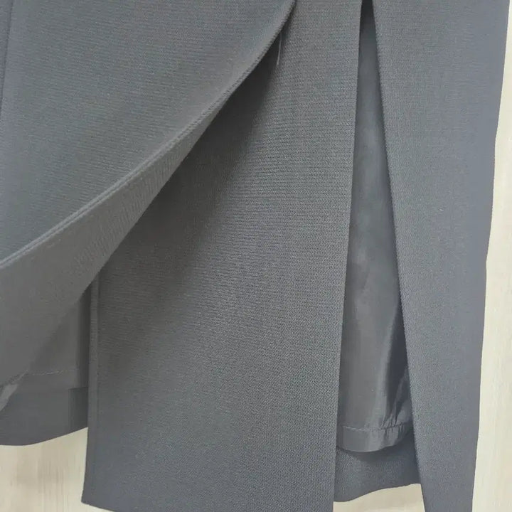 [BUNJANG] Sample Black Gold Button Long Dress / 브랜드 샘플 블랙 금장 버튼 롱원피스