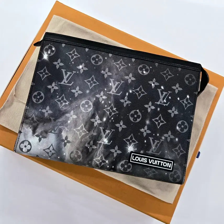 [BUNJANG] Louis Vuitton Galaxy Pochette Voyage Clutch / { MM / 한정판 } 루이비통 갤럭시 포쉐트 보야주 클러치