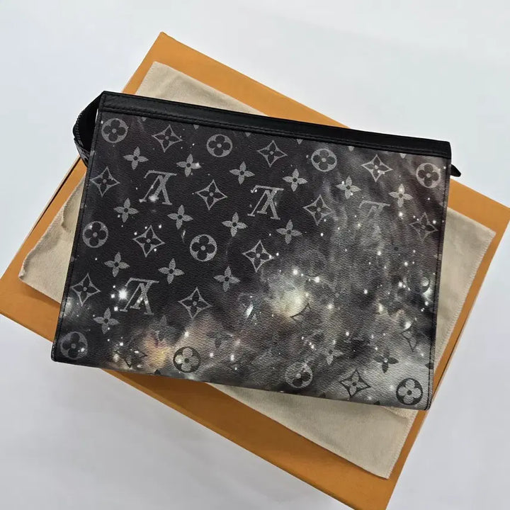 [BUNJANG] Louis Vuitton Galaxy Pochette Voyage Clutch / { MM / 한정판 } 루이비통 갤럭시 포쉐트 보야주 클러치