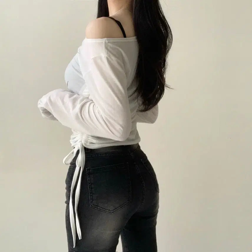 [BUNJANG] Printing Off-Shoulder T-Shirt / 프린팅 옆셔링 라운드 오프숄더 티셔츠