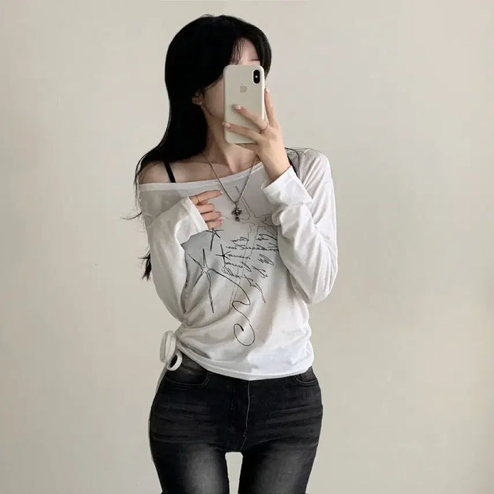 [BUNJANG] Printing Off-Shoulder T-Shirt / 프린팅 옆셔링 라운드 오프숄더 티셔츠