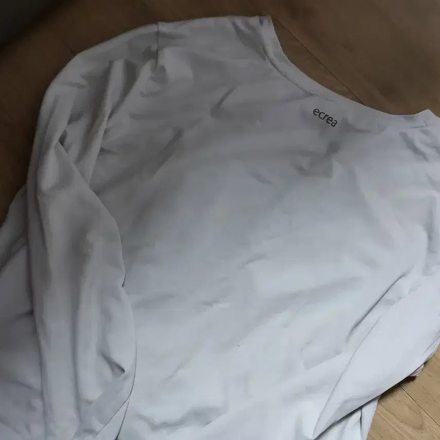 [BUNJANG] ecrea White Twist Long Sleeve Top / 여성 긴팔 상의