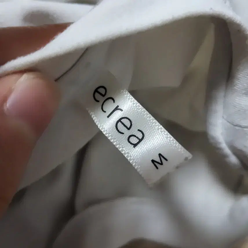 [BUNJANG] ecrea White Twist Long Sleeve Top / 여성 긴팔 상의