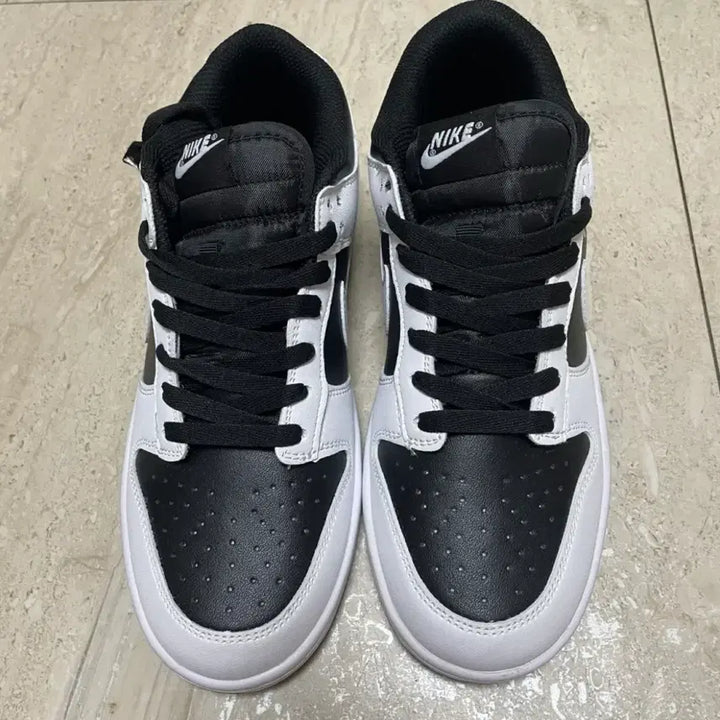 [SOLD OUT] 나이키 덩크 로우 블랙화이트
