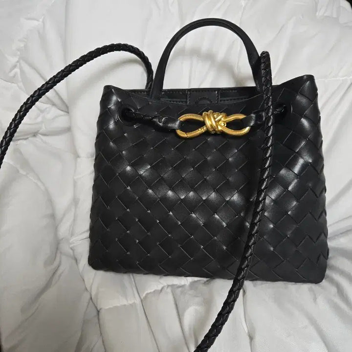 [BUNJANG] Black Crossbody Bag / 크로스백