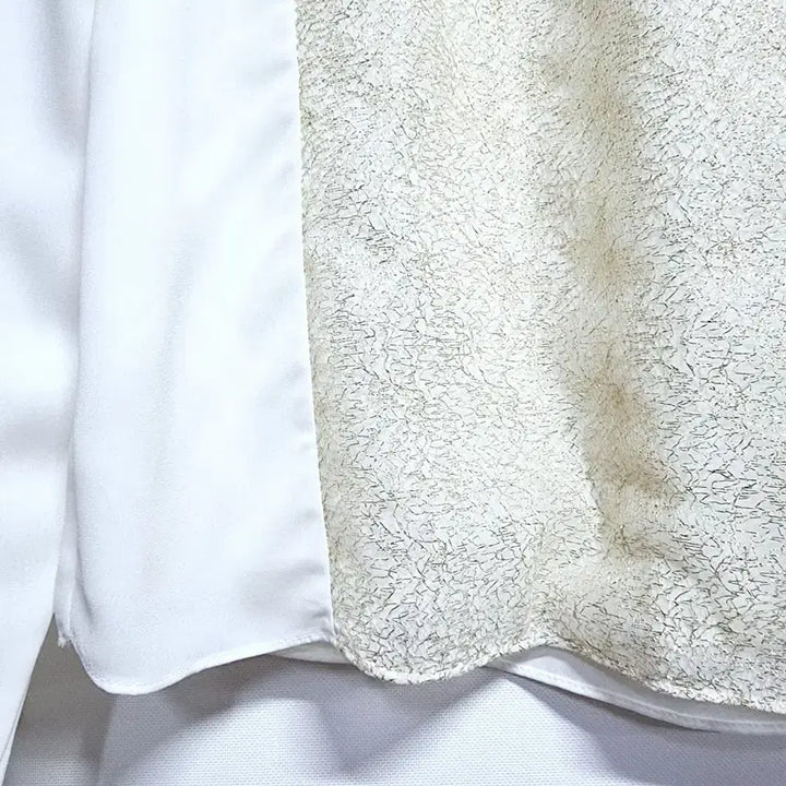 [BUNJANG] On&On White Gold Pattern Collar Blouse / 온앤온 화이트 금색 패턴 카라 블라우스