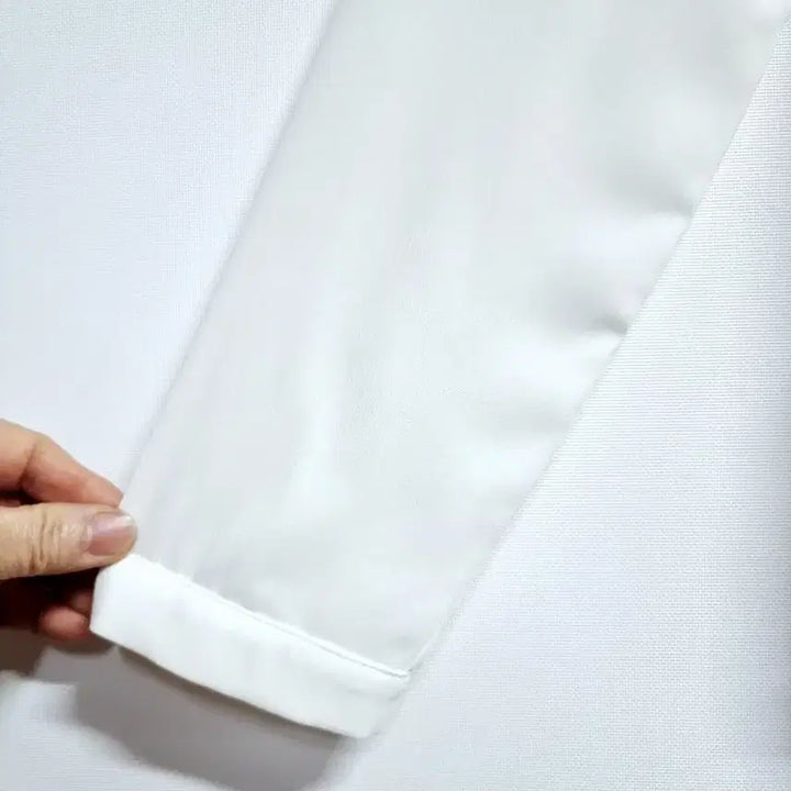 [BUNJANG] On&On White Gold Pattern Collar Blouse / 온앤온 화이트 금색 패턴 카라 블라우스