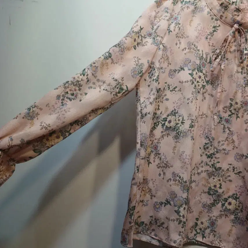 [SOLD OUT] 플라워 패턴 핑크 블라우스 프릴넥 리본 90사이즈 봄가을  62225