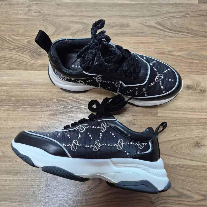 [BUNJANG] Randa Cubic Embellished Sneakers / 일본 RANDA 란다 보석 큐빅 여성 스니커즈