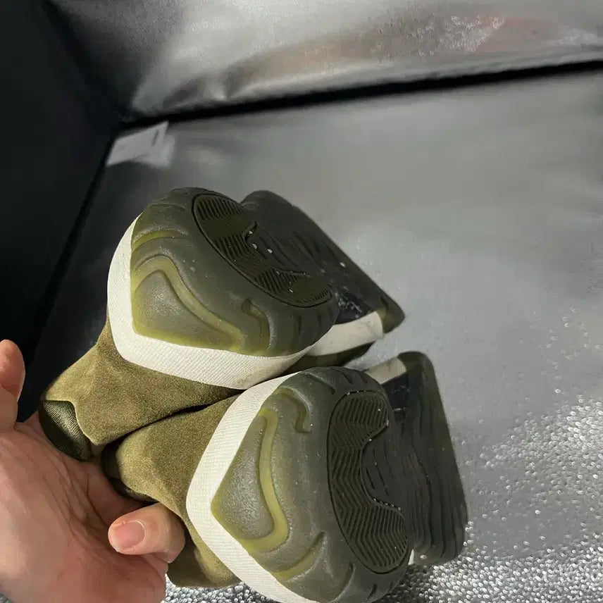 [BUNJANG] Jordan 11 Future Olive Sneakers / 조던 11 퓨처 올리브 us11.5