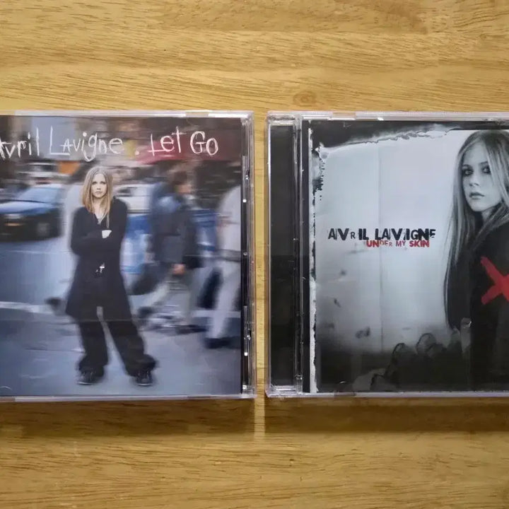 [BUNJANG] Avril Lavigne Album CD Bundle / CD 음반 Avril Lavigne 에이브릴 라빈 앨범 2장