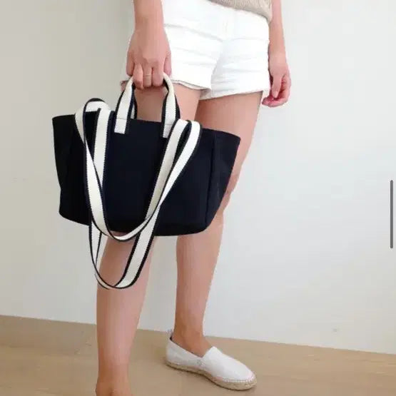 [BUNJANG] Unfold Mini Two-Tone Strap Bag Black / [미착용상품]언폴드 미니 투톤 스트랩 백 블랙