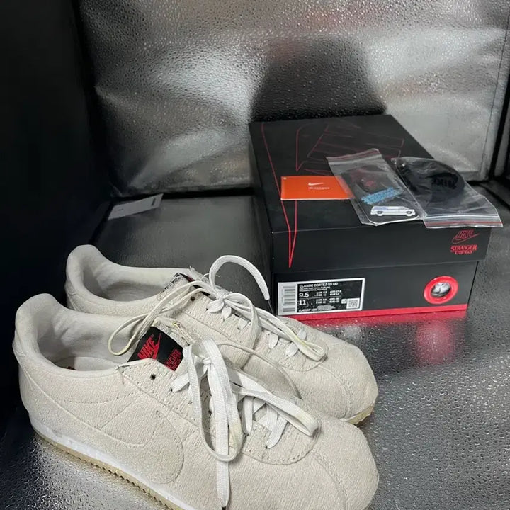 [BUNJANG] Nike Cortez Upside Down Sneakers / 나이키 코르테즈 업사이드다운 기묘한 이야기 275