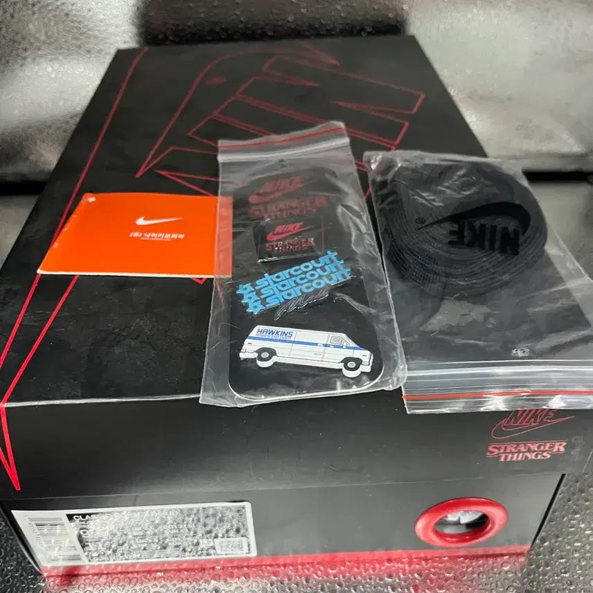 [BUNJANG] Nike Cortez Upside Down Sneakers / 나이키 코르테즈 업사이드다운 기묘한 이야기 275