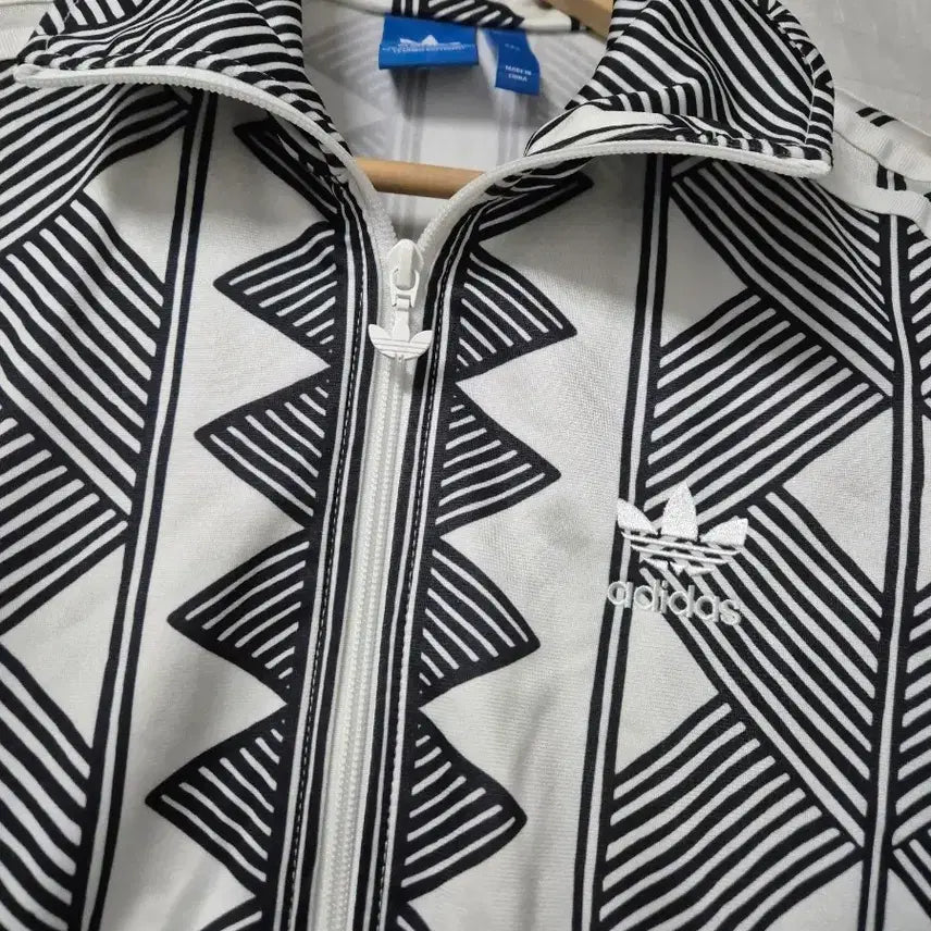 [BUNJANG] Adidas Patterned Track Top White Black / 아디다스 패턴 트랙탑 화이트 블랙