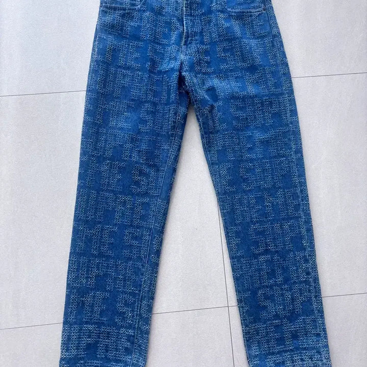 [BUNJANG] Supreme Needle Punch Washed Denim Pants / [32] 23fw 슈프림 니들펀치 워시드 블루 데님 팬츠