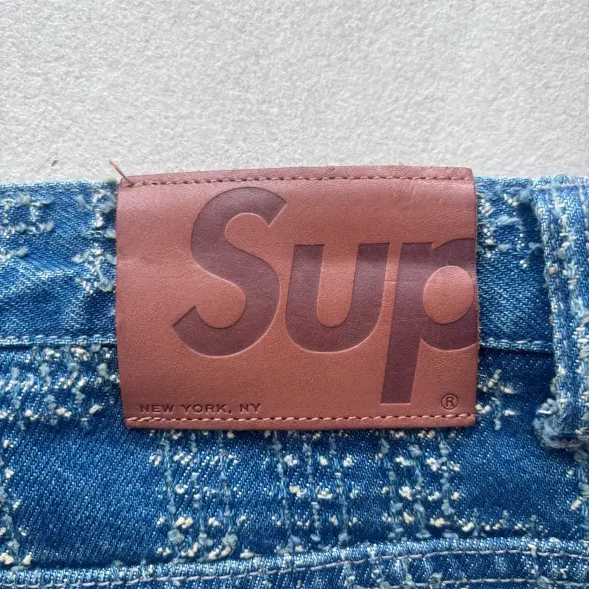 [BUNJANG] Supreme Needle Punch Washed Denim Pants / [32] 23fw 슈프림 니들펀치 워시드 블루 데님 팬츠