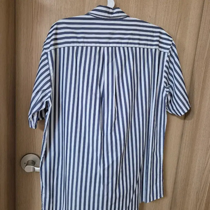 [BUNJANG] Uniqlo Striped Short Sleeve Shirt / 유니클로 스트라이프 반팔 셔츠 M