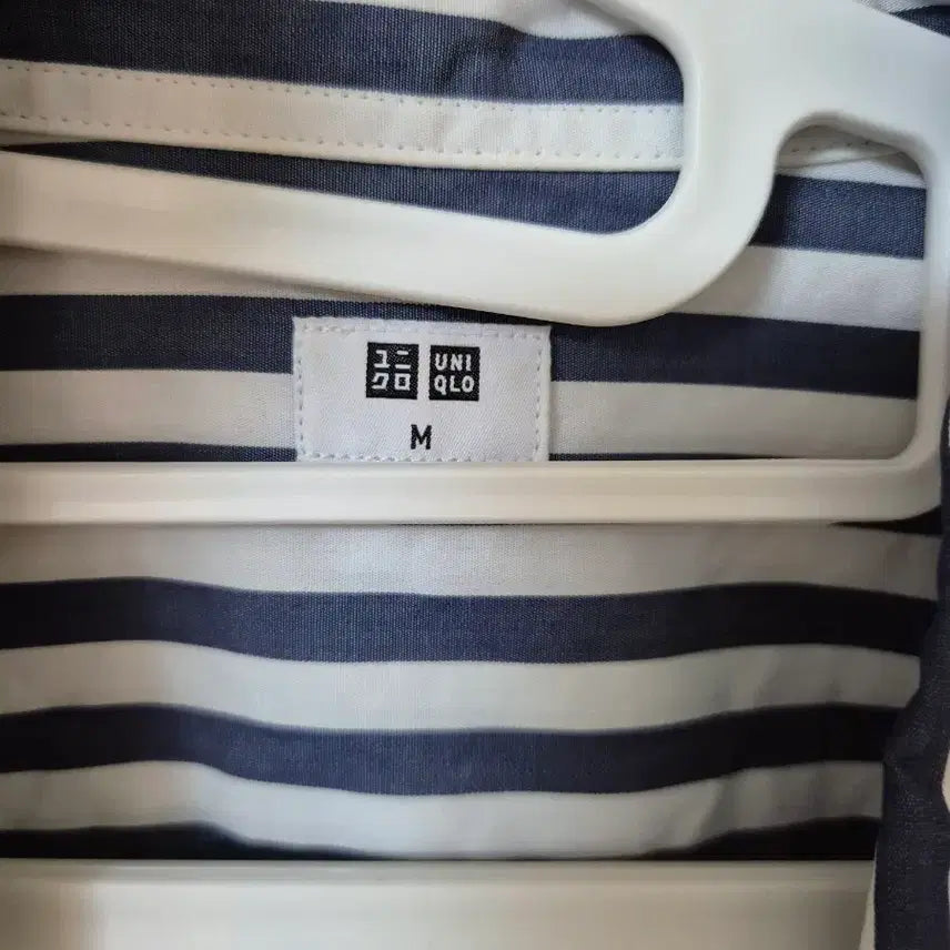 [BUNJANG] Uniqlo Striped Short Sleeve Shirt / 유니클로 스트라이프 반팔 셔츠 M