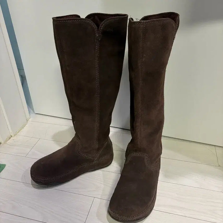 [BUNJANG] Fitflop Suede Long Boots Brown (US 6, UK 4) / 핏플랍 스웨이드 롱부츠 브라운 230~235 us6 uk4