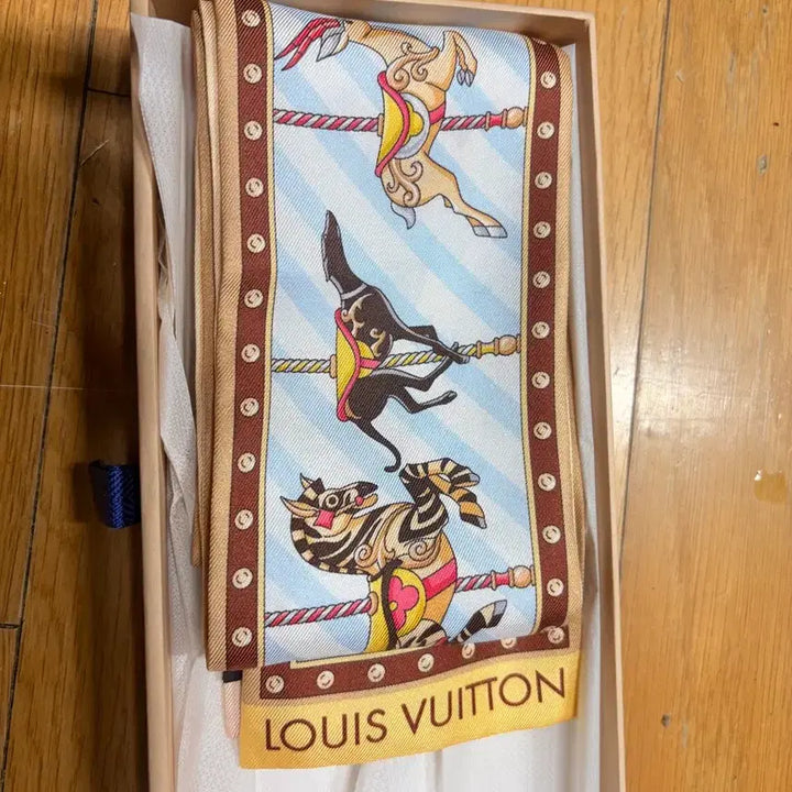 [BUNJANG] Louis Vuitton Carousel Bandou Scarf / 루이비통 회전목마 방도 스카프 1회착용