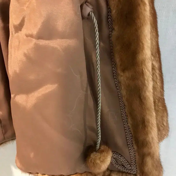 [SOLD OUT] 국제모피 어매리칸레전드 휘메일 밍크코트