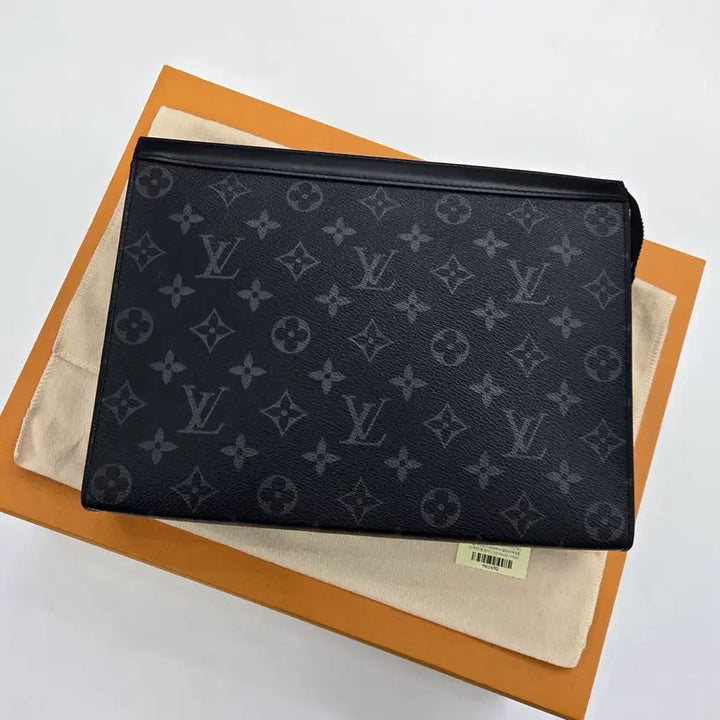 [BUNJANG] Louis Vuitton Eclipse Monogram Pochette Voyage MM Clutch / { MM } 루이비통 이클립스 모노그램 포쉐트 보야주 클러치