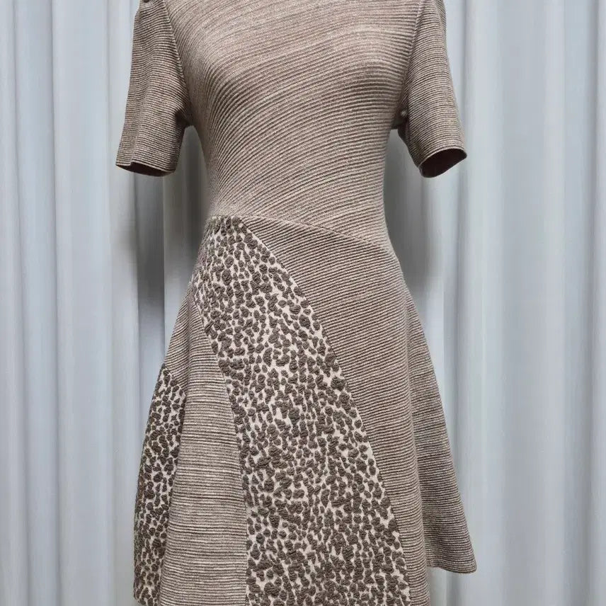 [BUNJANG] SJSJ Leopard Pattern Midi Dress / [한섬SJSJ]레오파드 패턴 반팔 원피스