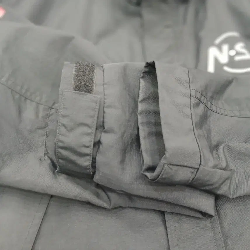 [BUNJANG] LANDAS Men's Black Windbreaker Jacket (Size 100) / LANDAS 블랙 바람막이    남성  자켓  100