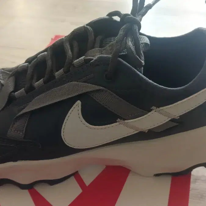 [BUNJANG] Nike TC 7900 Sneakers / 나이키   TC 7900 운동화 새거