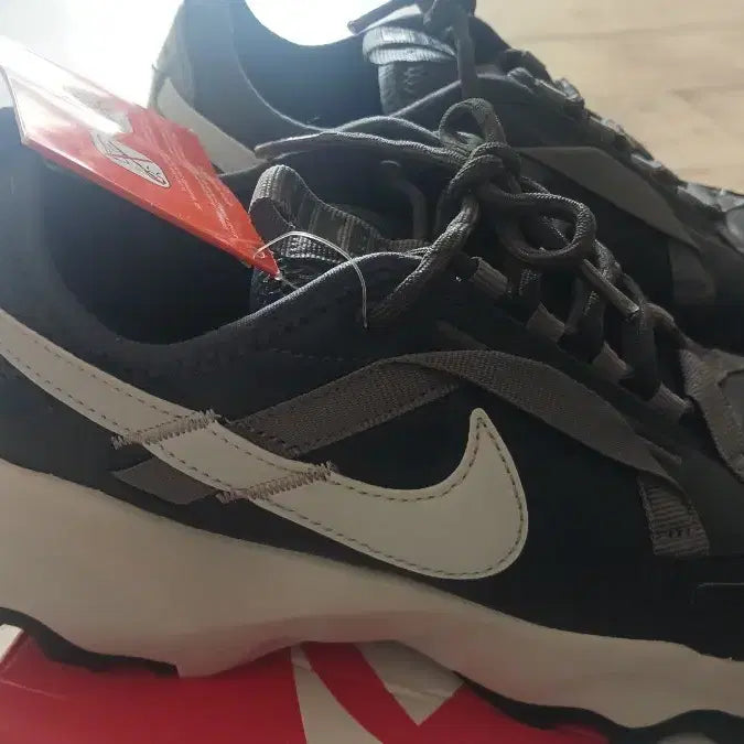 [BUNJANG] Nike TC 7900 Sneakers / 나이키   TC 7900 운동화 새거