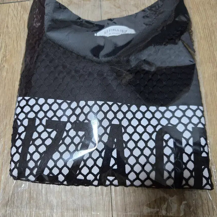 [BUNJANG] 3.3 Field Trip Black Net Knit Crop Top / 써리쓰리 필드 드립 :블랙  네트 짜임 반팔  크롭티