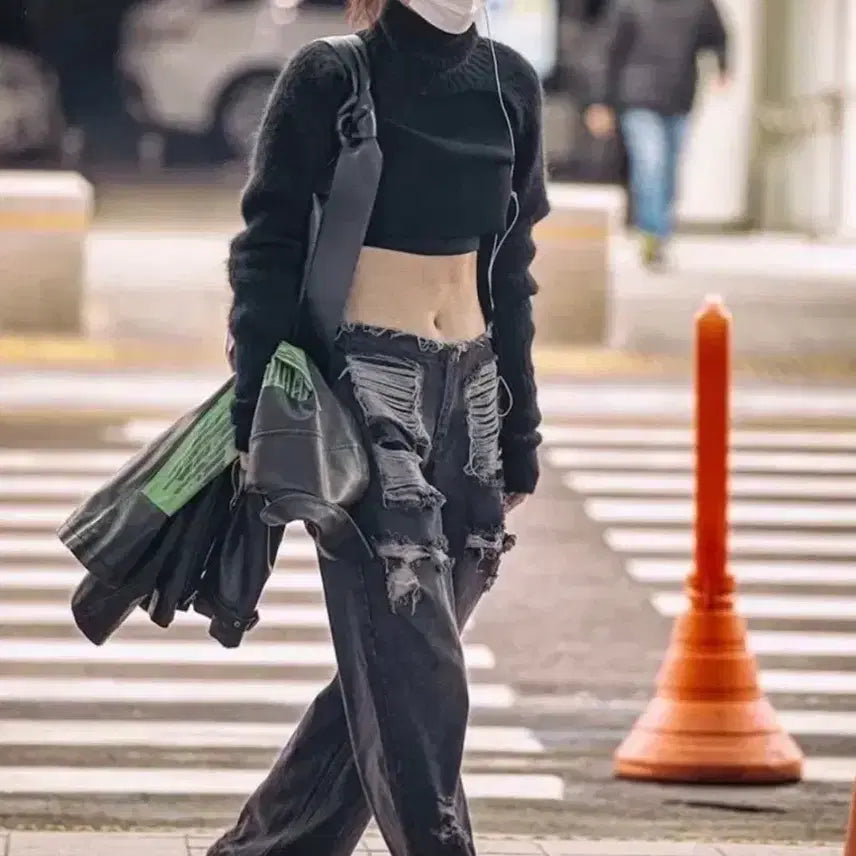 [BUNJANG] Gateless Han So-hee Black Denim Low-Rise Pants / 게이트리스 한소희 흑청 로우라이즈 바지