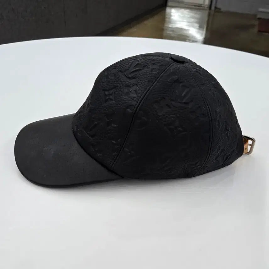 [BUNJANG] Louis Vuitton Shadow Monogram Ball Cap / { 60 } 루이비통 쉐도우 모노그램 볼캡