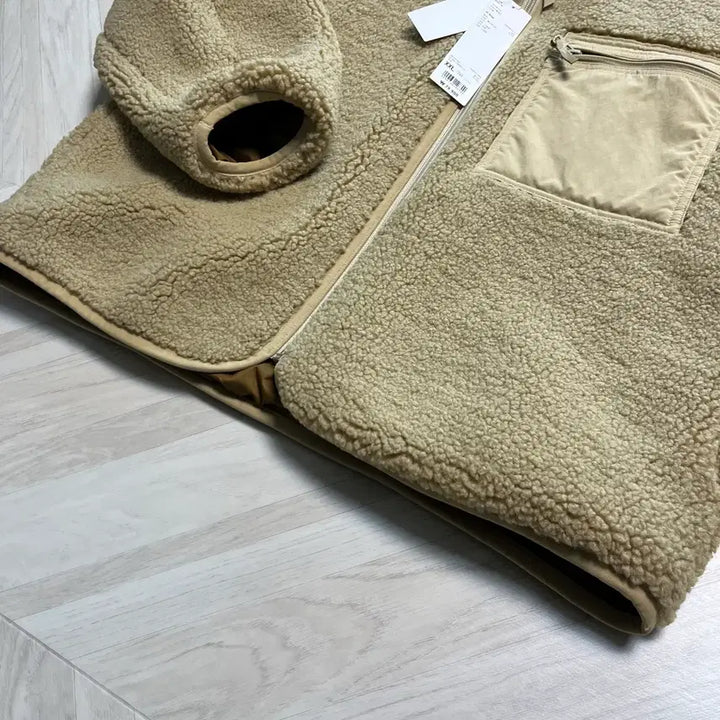 [BUNJANG] (희귀템)유니클로U 보아후리스 리버서블재킷 2XL (새상품) / (희귀템)유니클로U 보아후리스 리버서블재킷 2XL (새상품)